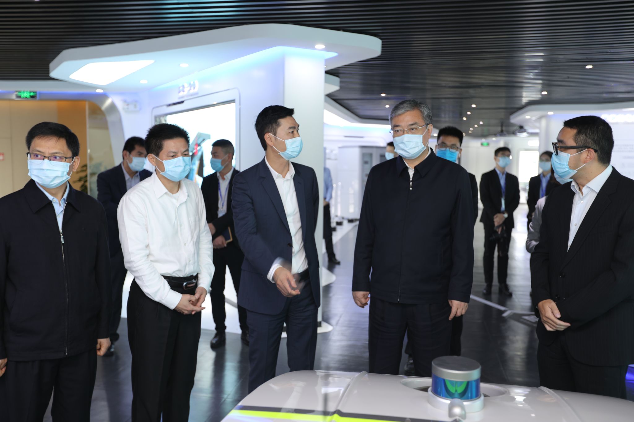 佛山市委书记鲁毅调研BB贝博艾弗森环境，鼓励企业再接再厉创新高